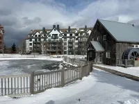 New Renovated 3BR/4BTH Condo Sleeps 10 Gym Heated Pool Walk to Stratton Mtn