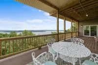 Greers Ferry Lake with Breathtaking lake views and a trampoline for the kids!