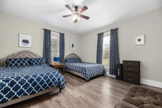 Mooresville Private Apt. w/ High-End Comfortable Beds & Modern Amenities- Apt C