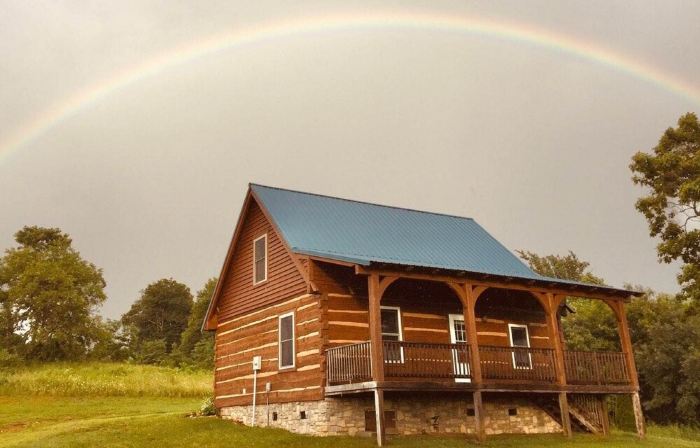 Blue Willow Cabin, high up on the hill with180 degree views.