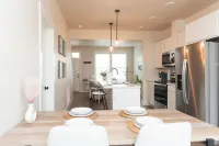 Modern townhome minutes from Billings' best shopping, family friendly community!