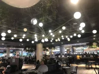 Romantic Cozy Getaway central location, shopping, food and entertainment