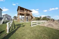 Brand New Home! Pet Friendly! Gulf Views! Playground!