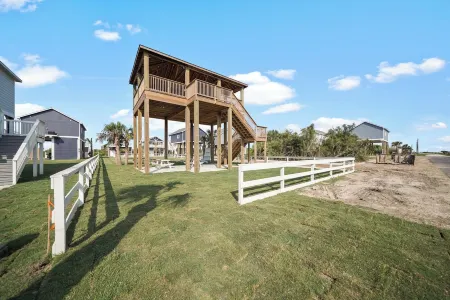 Brand New Home! Pet Friendly! Gulf Views! Playground!