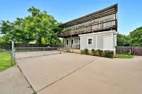 Fannie's On 5th Street-Close To Downtown And Magnolia Market Rogers School of Engineering and Computer Science周辺のホテル