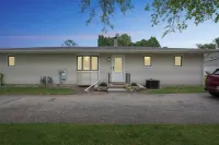 Calm, Cozy Duplex Excellent for Everlasting Memories with the Family!