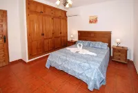 Villa Torcal 1,  8 Pers, Heated pool,WIFI, BBQ, A/C, Petfriendly,magnific view Hotels in Axarquia