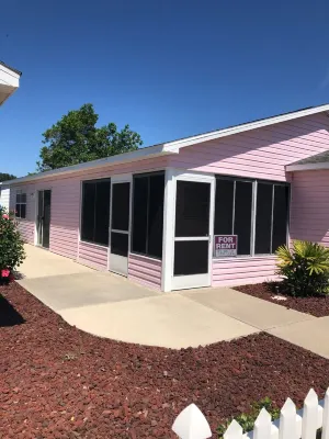 Marilyn’s Romantic Getaway Hotel a The Villages