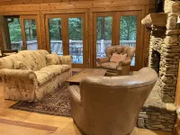 Ruby - A Lovely Cottage in the Woods with Mountain Scenery