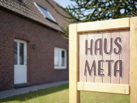 Vacation apartment with heated indoor pool and sauna - Haus Meta Whg. 3 Hotels in Weener
