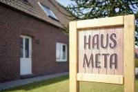 Vacation apartment with heated indoor pool and sauna - Haus Meta Whg. 2 Hotels in Weener