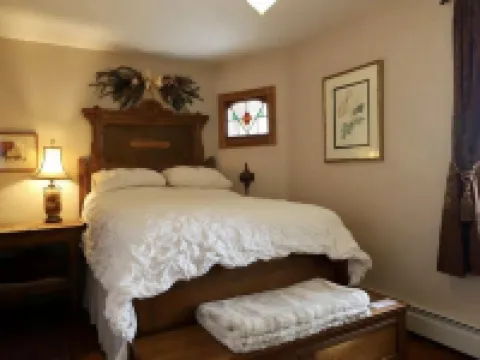 Serene Mountain Top Views overlooking Hudson River and Surrounding Highlands Hotels in Highlands