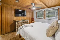 Lakeview 6BR Cabin w/ Free Golf Cart – 5 Min to Silver Dollar City
