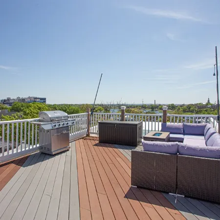 Spacious, Modern Luxury 2 bed, 2 bath w/ Spectacular Rooftop!