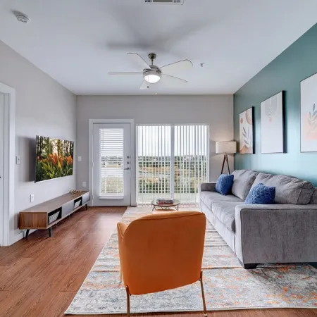 Plush 1Br Cal King Suite Close to Everything