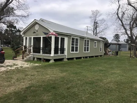 Country Farm House Отели рядом с достопримечательностью «Kids Quest»