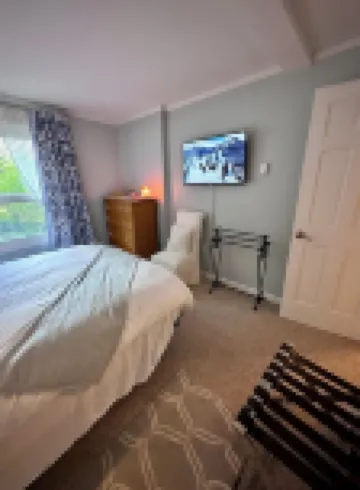 Four Seasons Luxury Mountain Retreat Next to Hiking Trails