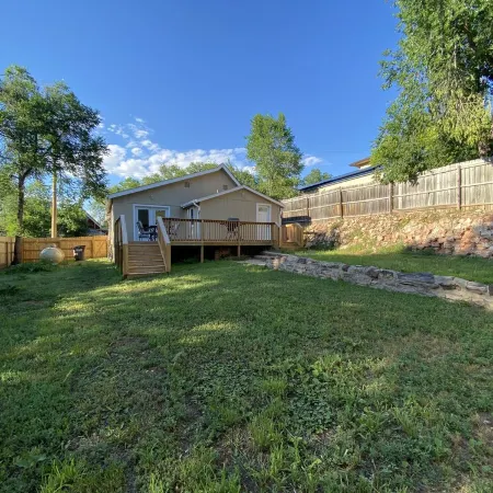 — Bear Bungalow Hot Springs — Fully Remodeled, Convenient Location