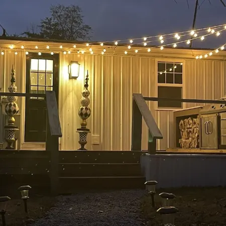 Hocking Hills Cabin, 2 acres of wooded forest, 10 min away from Old Man’s Cave