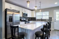 New Condo! Minutes from Sand Springs Golf Course & Wedding/Event Venue