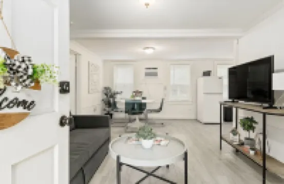 2-Bedroom Apartment Located Near Downtown Lakeland & Lake Hollingsworth