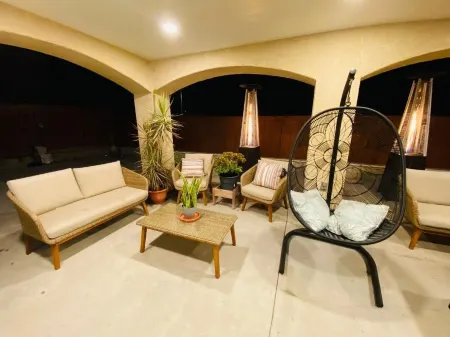 Enjoy San Diego! Less than 5-min drive to Sesame Place and NICU Amphitheater! Отели в г. Чула-Виста