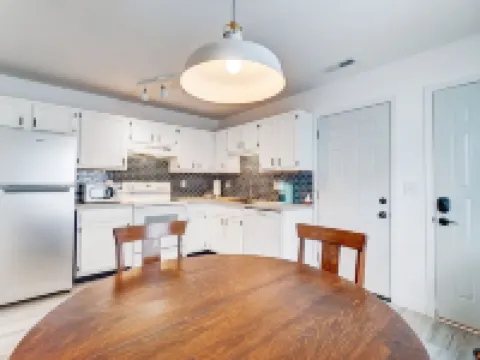 Sleepy Nook - Remodeled with Comfort & Style - Steps from Spooky Nook Hamilton Hotele w: Hamilton