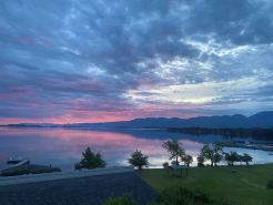 Lake Front Condo - You’ll never want to leave! Licensed. Air conditioned.