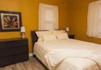 Delightfully quiet & cozy, middle of everywhere