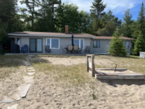 Sand Beach Door County Lake House - Last Minute Opening!