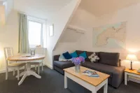 Beautiful views over Mounts Bay. Cosy flat in the fishing village of Newlyn