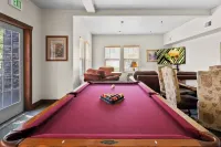 Breathtaking Balcony Lake View, Fireplace, Hot Tub, Near Park City & Deer Valley
