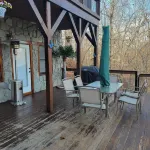Roomy entire private lower level of log cabin on Green River, 6 min to TIEC.