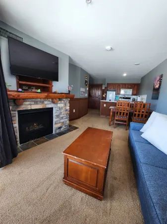 Highland Hideaway - Slope Side - Mountain Views