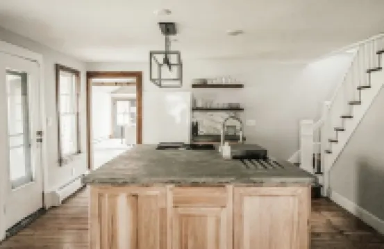 Spacious 4 bedroom home, close to hiking trails and Gore mountain for skiing