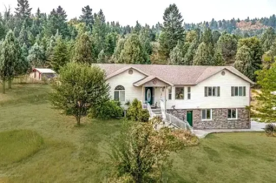 Mountainside @ Lava Hot Springs w/ Tesla Charger 220V