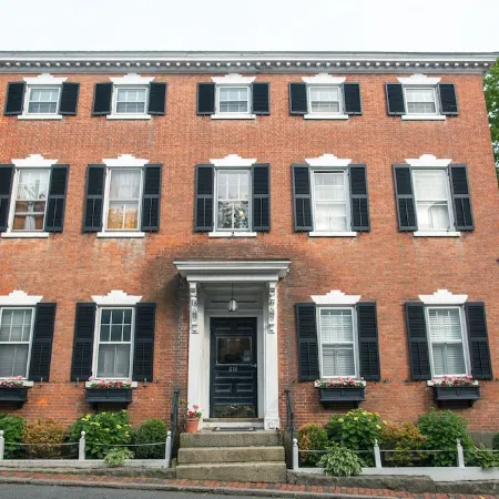 ♥ Historic Studio Minutes to Salem+Beaches Old Town Marblehead Private Parking ♥