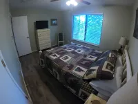 Cozy Bear Lodge on top of Casey's Mountain! - Great Location!! Hotels in Qualla