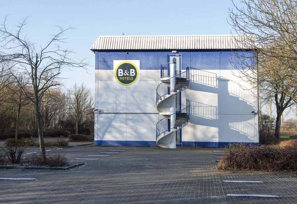 4. B&B Hote..