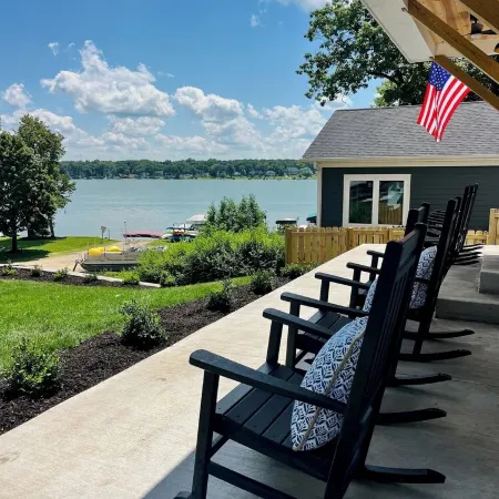 Lakefront Haven: Waterfront Oasis with Dock, Spacious Swim Pier & Pano Lake view
