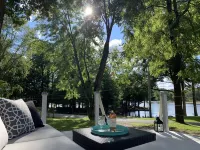 Lake views, comfort/nature @ The Castle Hill Hotels in Cambridge Township