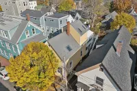 Charming artistry 1-bedroom retreat in gorgeous Portland, Maine