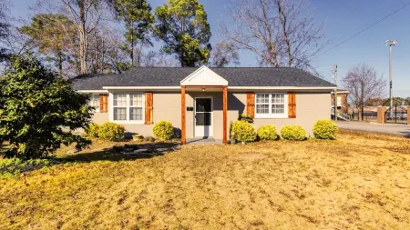 Homerun!  quiet, near Riverwalk, USC & Ft. Jackson