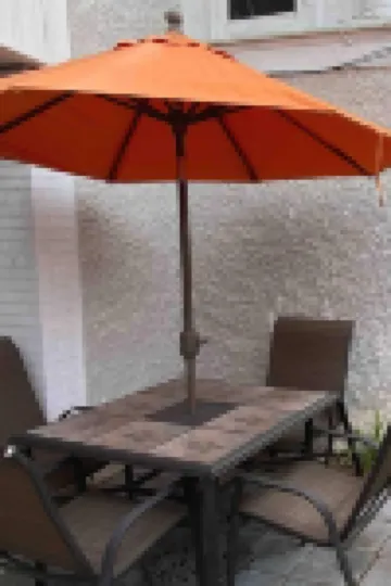 Yellow Submarine trendy basement apt and courtyard