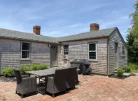 Charming Historic Downtown Cottage