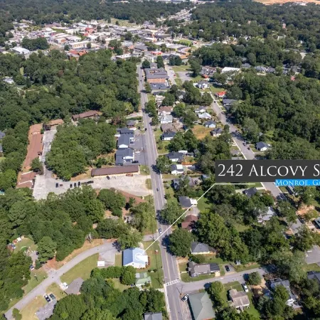 Close to Beautiful Downtown Monroe, Georgia