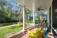 DIRECT WEEKI WACHEE RIVER FRONT! NEW CUSTOMHOME! WELCOME TO RIVER MARGARITAVILLE