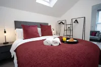 The Den - King BED 5 min Walk to City Centre