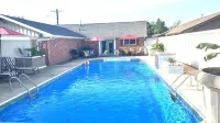 Totally Renovated  with Amazing Kitchen, Luxurious Master Suie and Private Pool - Boutique