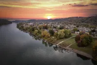 130 Yr Old Whimsical Gem On 1.3 River Front Acres